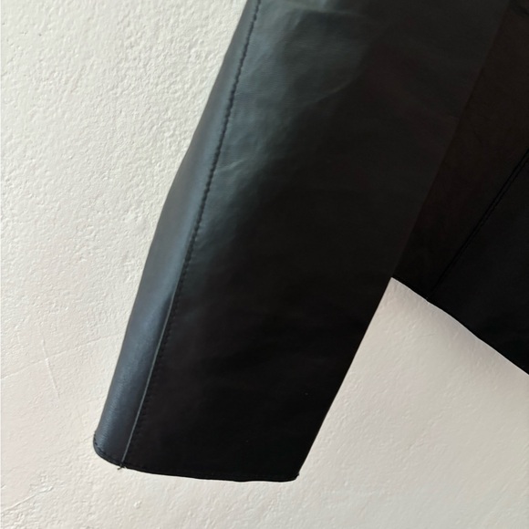 LAMARQUE - Leather Jacket w/ Gold Lining - Picture 5 of 7